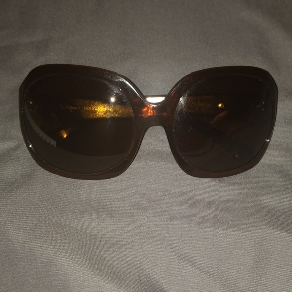 Fabulous BCBG Maxazria Sunglasses One size Tortoiseshell Classics JM182 main image 1